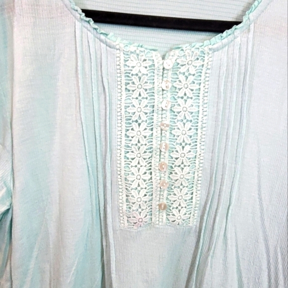 Soft Surroundings Cecelia Embroidered Long Sleeve Tunic in Mint, sz Medium - Picture 4 of 12